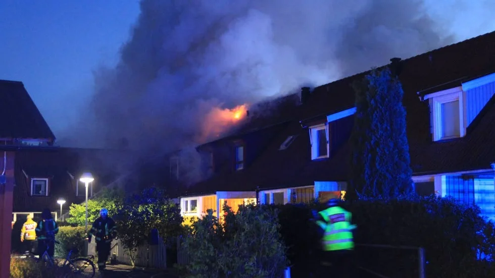 Dödsbrand. En person avled vid branden i en radhuslänga i Knivsta i somras.