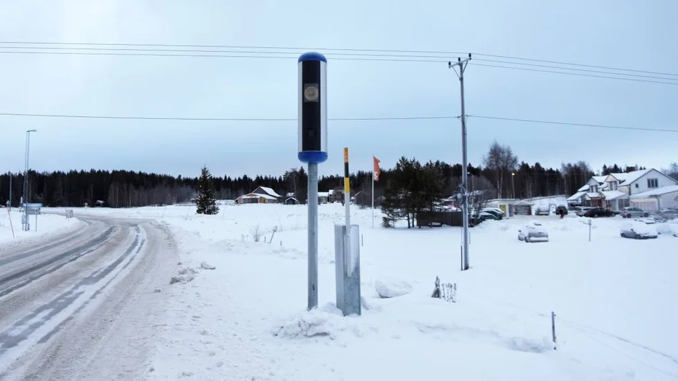I Örarna står två fartkameror sedan i december. Fyra gånger har de förstörts redan.