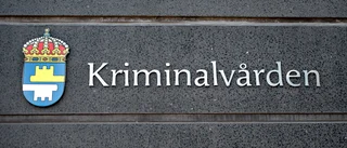 Kriminalvårdare straffas – blev vän med intern