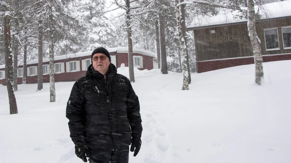 Marwin Häggström hoppas att kommunen kan pausa processen med försäljning. Två föreningar i Sörbyarna har planer på att ta över Vallen.