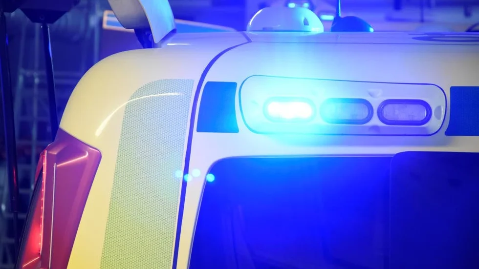 Ambulans är på platsen.