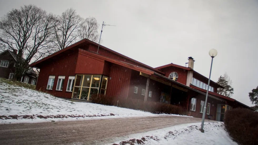 Församlingshemmet i Almunge håller extraöppet över helgen för att erbjuda människor värme, vatten och el.