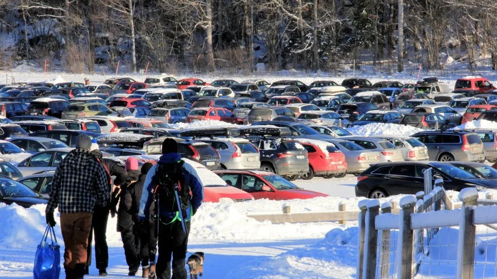 Fjällnora bjuder på sportlovsaktiviteter även om snön lyser med sin frånvaro.