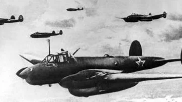 Sovjetiska Pe-2-flyg på bombuppdrag under andra världskriget.