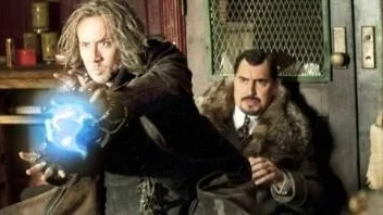 Nicolas Cage i en duell med Alfred Molina i Trollkarlens lärling.