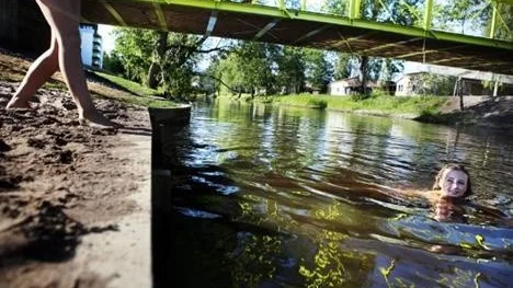 Vilma Heimer har hoppat i från bron flera gånger under torsdagen.