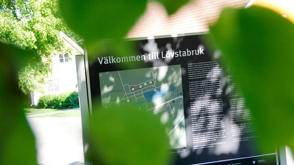 Läget börjar bli illavarslande i Lövstabruk med turistsäsongen som närmar sig med stormsteg, men fortfarande finns ingen som vill ta över driften av värdshuset i Lövstabruk.