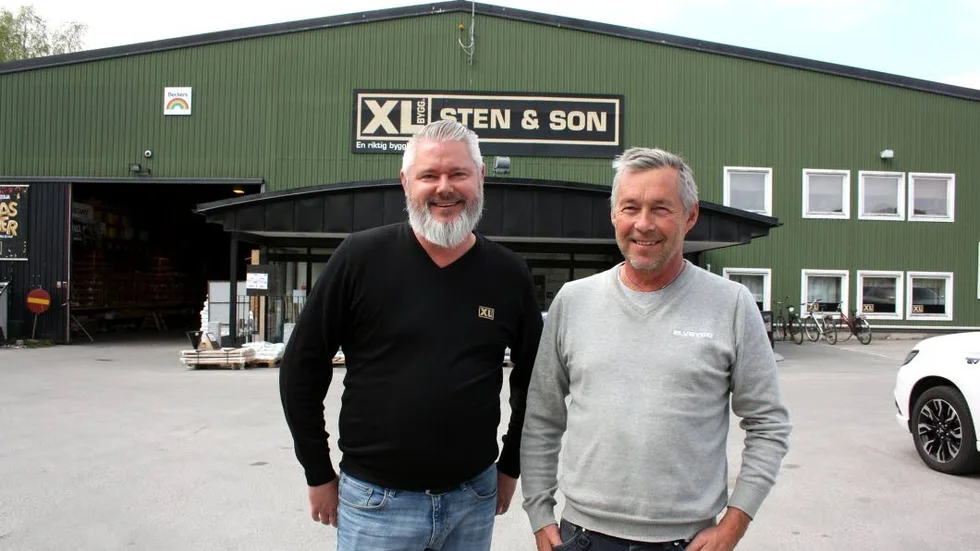 Rickard Pettersson och Peter Vägermark är nöjda efter affären.