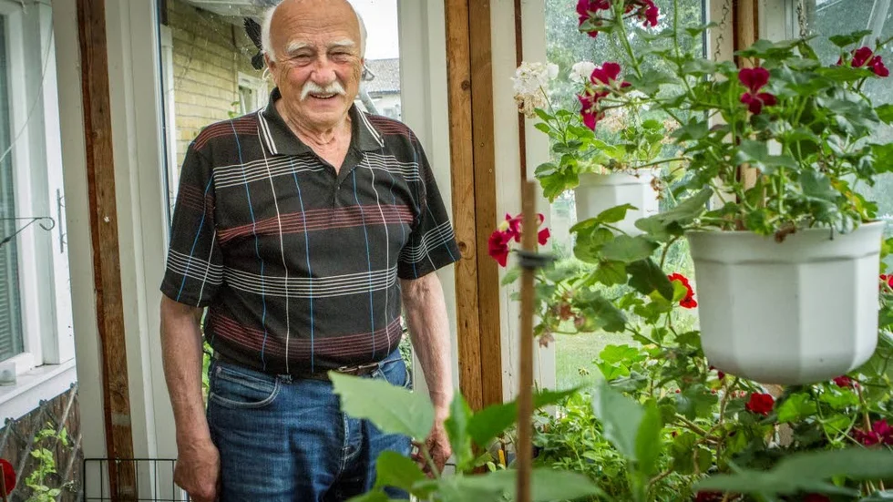 Pelargoner är en av favoritblommorna, men han odlar även andra växter. I vintras köpte Wolfgang sin första pallkrage.