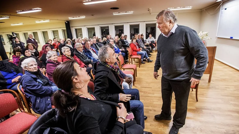 Asylboende. Bert Karlsson fanns på plats för att svara på frågor.