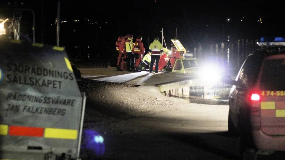 Stort sökpådrag efter 69-årig skridskoåkare på Ekoln.