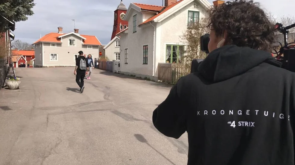 Action. Det holländska filmteamet har filmat på ett tjugotal platser runt om i Öregrund och Östhammar