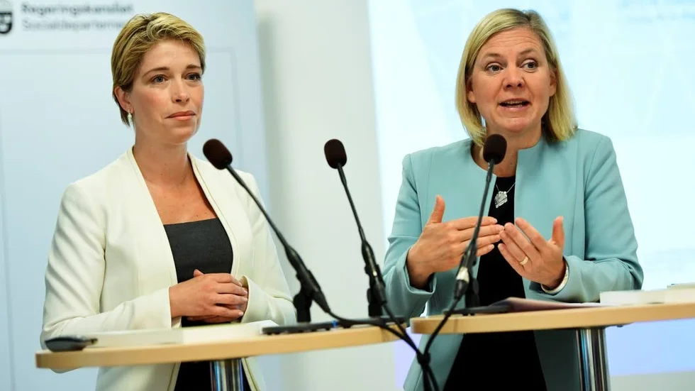 Skatt. Socialförsäkringsminister Annika Strandhäll (S) presenterade tanken på att införa en sockerskatt. Det hade hade redan prövats på andra ställen. I Danmark tog politikerna bort den sockerskatten då det visats att den inte gjorde någon skillnad. Är det någon som tror att finansminister Magdalena Andersson (S), skulle göra samma sak?