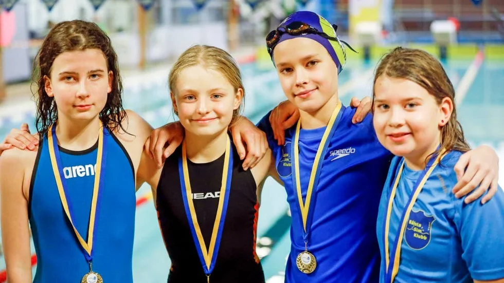 GULD. Olivia Budden, Ebba Rosenberg, Elin Finne och Molly Brink tog guld för Bålsta SK i lagkappen.