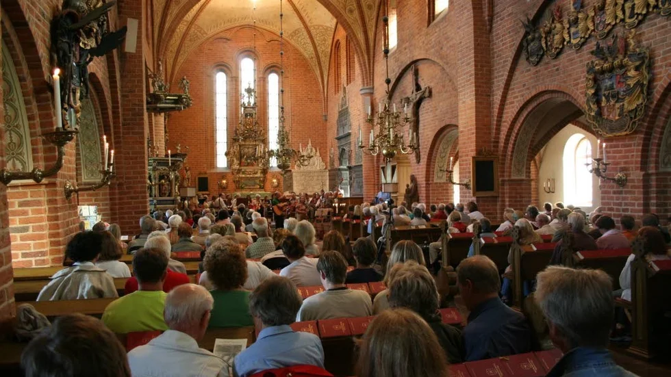 Musik. Där vägen tar slut heter årets upplaga av sensommarkonserten i Skoklosters kyrka den 2 september med folkmusik visor och sång.