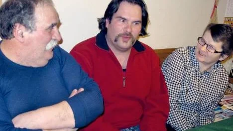 Per-Gunnar och Ulla Andersson, Norrfjärden, är stolta över sin son Torbjörn som trots en tuff skolgång lyckats skapa sig ett bra, ordnat liv. "Han kan ta sig fram" menar Per-Gunnar.