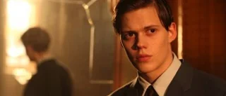 Unge Bill Skarsgård storsatsar