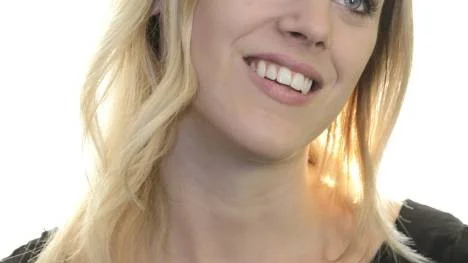"Egentligen tar själva fotograferandet minst tid. Att planera, ljussätta och bearbeta bilderna tar mycket mer tid", säger Sanna Dahlén.