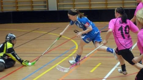 Inte ens uppvaktning från tre Kalixspelare räckte. Snabbfotade Anna Ranberg rann allt som oftast igenom och hon blev fyramålsskytt för K4/Argentum.
