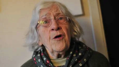 STARK BERÄTTARE. Rut Boman är 96 år och minns attentatet mot Flamman i Gunilla Breskys dokumentär.Foto: MIKAEL BRODIN