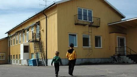 TRE ANBUD.  Vem som får köpa skolan meddelas nästa vecka.