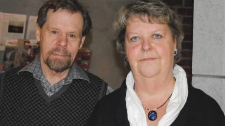 KRITISKA. Att skolstrukturfrågan har dragit ut så långt på tiden är förkastligt, anser  Centerpartisterna Valter Lindh och Inga-Lis Samuelsson.