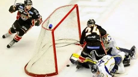 5-3 via Cam Abbott (24) är ett faktum precis som Luleås seger mot HV71.