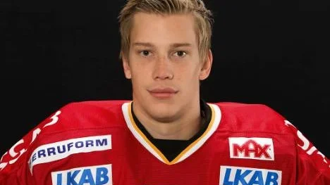 Anders Nilsson, Luleås målvakt, var matchens huvudfigur. Hjälten som var på väg att bli syndabock. "Jag blev verkligen lättad när vi avgjorde", sa han.