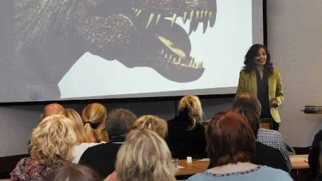 "Utan kreativitet går inte utvecklingen framåt. Då kommer man dö ut som dinosaurierna", saFarida Rasulzada.