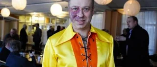 Poserade för välgörenhet