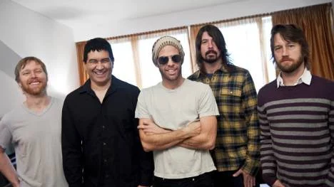 Foo Fighters är aktuella med nya "Wasting light" och kommer snart till Sverige.