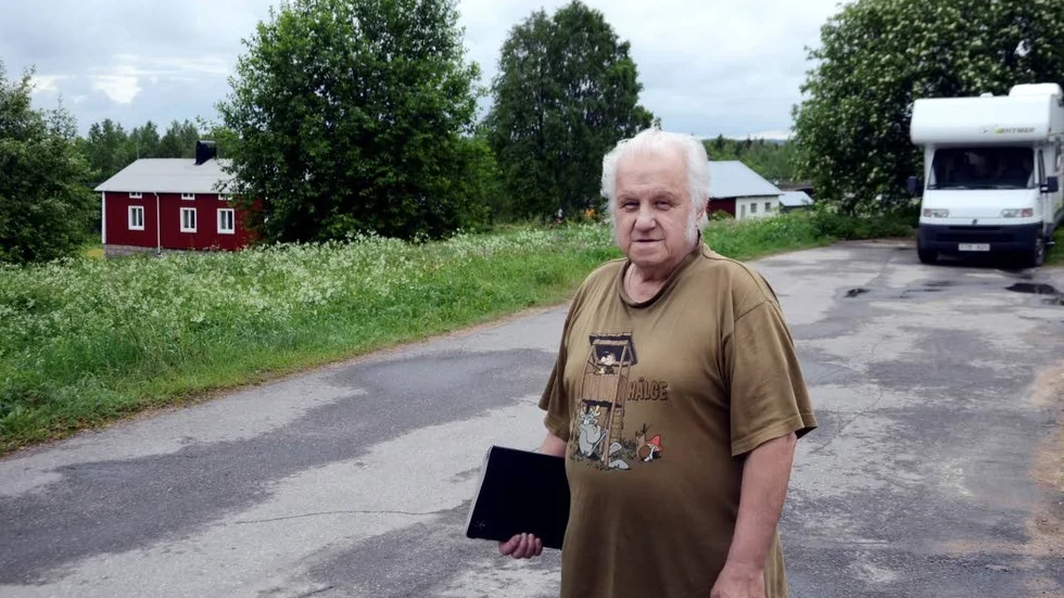 Irriterad. Johny Kroon hade velat se åtgärder från trafiknämnden och miljö- och byggnadsnämnden mot det nattliga bullret.