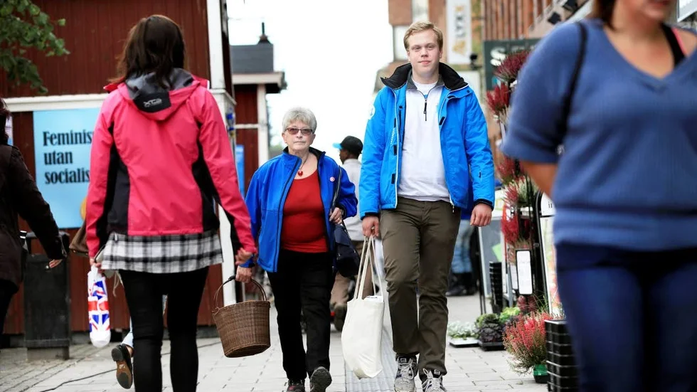 Kliver fram. I dag lyfter Norrbottens-Kuriren två av valets eldsjälar, Britt-Marie Engström från Vänsterpartiet och Isak Lundberg från Moderaterna, som båda arbetar för att värva de avgörande rösterna till söndagens val.