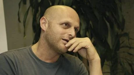 SERIESKAPARE. Hagai Levy är en av Israels mest kända tv-makare. Han ligger bakom "In treatment", som nu kommer till Canal Plus i Sverige. Foto: Canal Plus/HBO