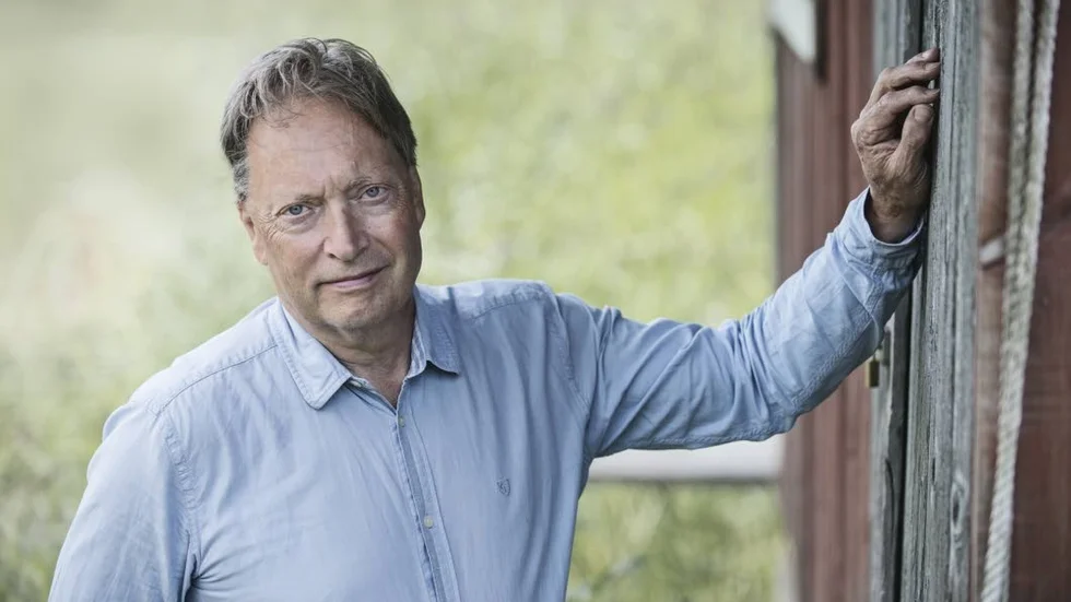 Slagg och gurgel. "Den omdömesförmåga som Engdahl besitter som bäst grumlas väldigt ofta av ett internt gurgel, en slagg av besvärjelser från en annan tid", menar Kurirens recensent Jan-Olov Nyström.