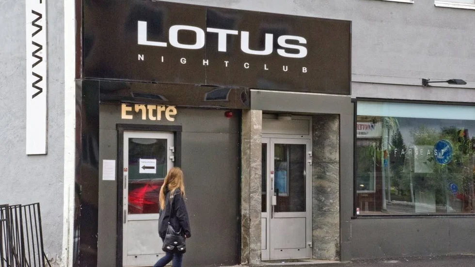 Polistillslag. Personal från ekobrottmyndigheten riktade sin insats i onsdags mot nattklubben Lotus och restaurang The Bull.