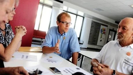 HUVUDGRÅGA. Jens Sundström, till vänster, och Erik Lundström, till höger, vill upphäva ansökan om storregion och även införa en nationell finansiering av sjukvården.