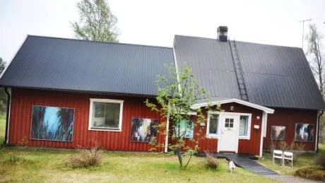 TILL SALU. Huset i Jämtön är nu ute på försäljning. Tex hoppas kunna hitta rätt köpare som kan uppskatta husets karaktär.