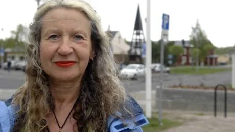 KOMMER TILLBAKA. Enligt Ingrid Sandberg är det många som flyttar från Rosvik för att studera, sedan bildar de familj och flyttar tillbaka. "Just nu råder babyboom här", berättar hon.