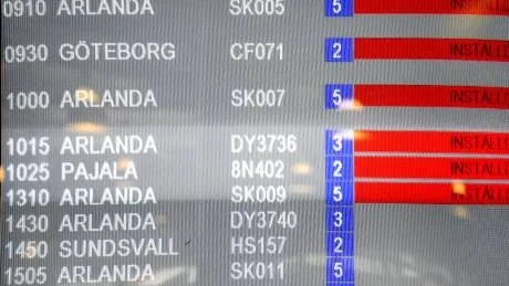 RÖDFÄRGAD. Ju längre dagen gick desto fler avgångar rödfärgades.