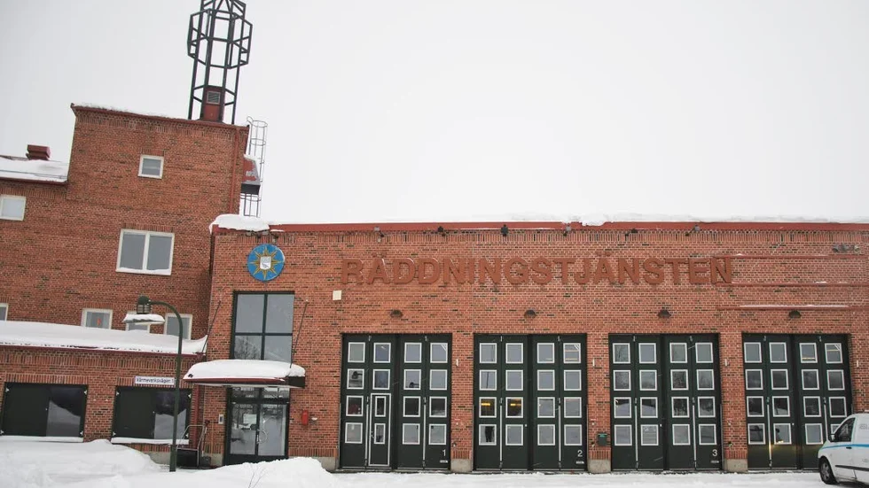 Flyttklart. Brandstationen i Kiruna måste flyttas på grund av gruvbrytningen och nu har kommunfullmäktige klubbat igenom finansieringen som blir på totalt 116 miljoner kronor.