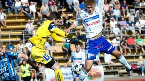 PIGG. Per Mettävainio hoppade in med 20 minuter kvar och visade att han vill lira från start.
