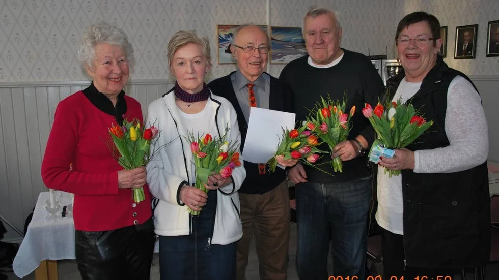 Deltagare. Årsmötessekreterare Åsa-Britt Kihlberg, Saga Wallgren, avgående sekreterare, årsmötesordförande Rune Törngren, Benny och Kathrine Ringvall, avgående ledamöter.