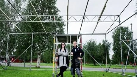 FESTIVALGENERALER. Beatrice och Jim Öman framför vad som ska komma att bli Blues & Retrofestivalens scen.