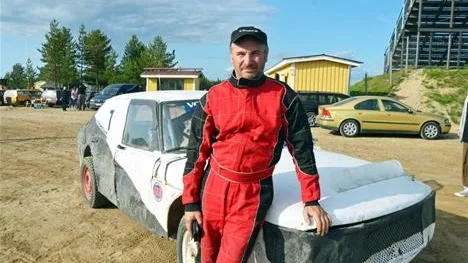 HEMMASEGER. Harry Björn vann folkracet på motorstadion i Kalix.