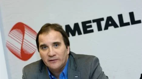 Det blåser kring IF Metalls ordförande Stefan Löfven. Han går på tvärs mot övrig fackföreningsrörelse genom att förhandlat fram ett pemitteringssystem.
