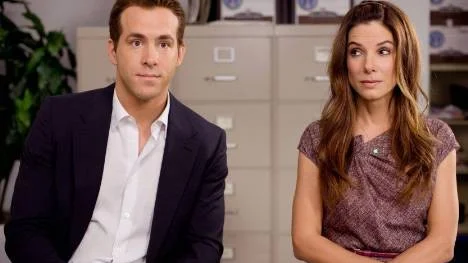 Ryan Reynolds och Sandra Bullock i romantiska komedin "The proposal".