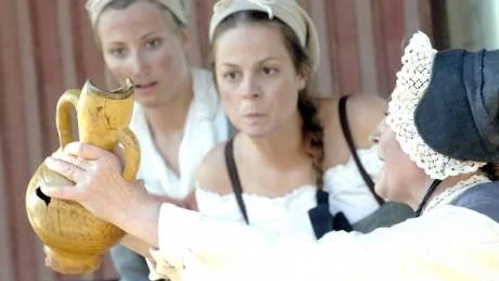 UPPMÄRKSAMMAD. Den sönderslagna krukan ska spelas på amatörteaterfestival i Västerås.