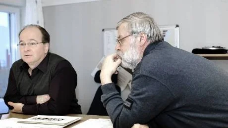 TVIVLAR. Driftledare Mikael Pesula och  chefen på  Sjöfartsverket i Luleå Sven Haneborn tror inte på förslaget att lotsa stora fartyg in via någon "lek med joystick".