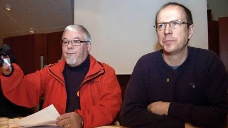 EMOT. Åke Bergbäck (fp) och Kenneth Sandberg (mp) var emot s-förslaget. Tillsammans med Karin Nilsson (v) vädjade de till eftertänksamhet.